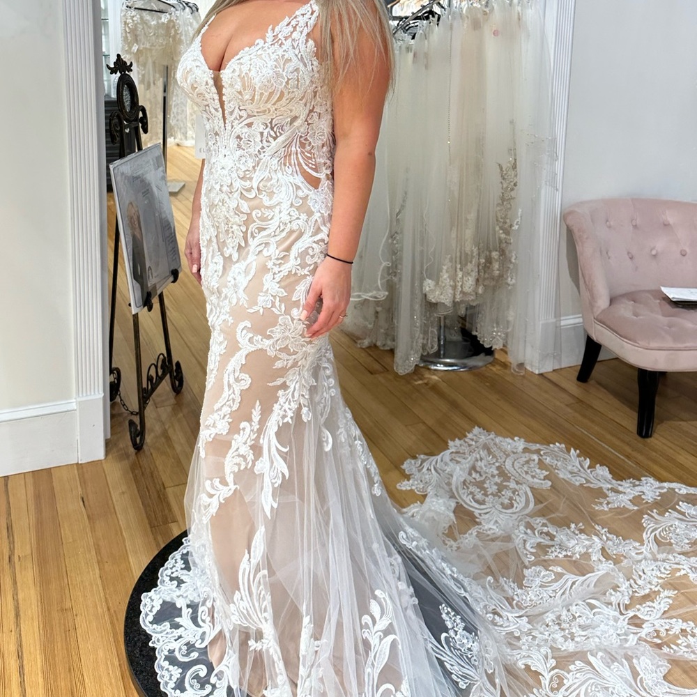Elysee bridal gown. Never worn. Tags still attached